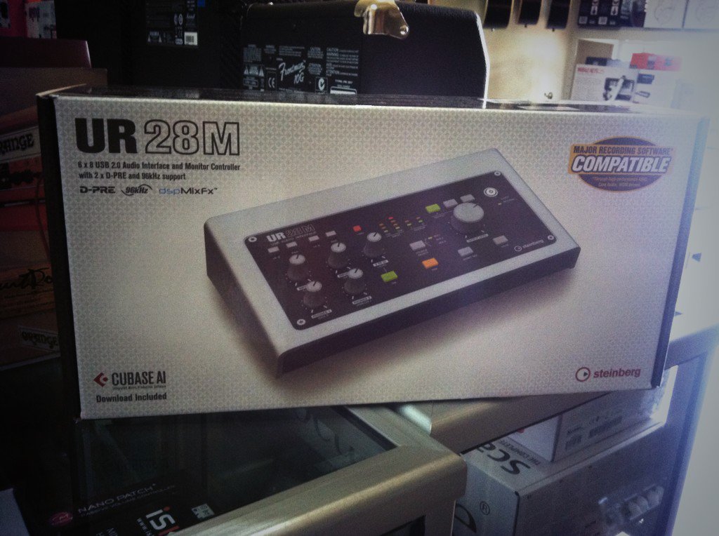 Ready stock UR 28M #soundcraft #tokoalatmusik #hurtrock #bandung #bandungjuara