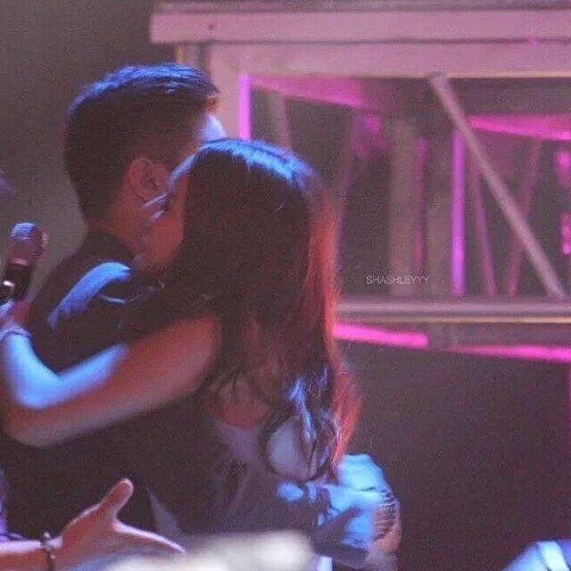 KathListaz's tweet photo. Hug. 💙 https://t.co/ZmFQTzNiwf