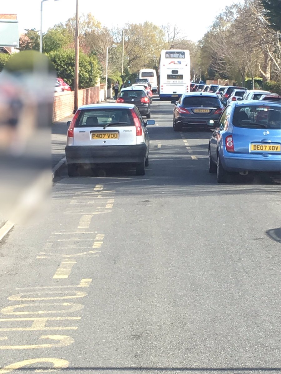 zigzagcriminals's tweet image. Check out this #prickball #meatbag on #zigzags on his phone oblivious! 😳 @YPLAC @RainhillParking @Official_CStamp