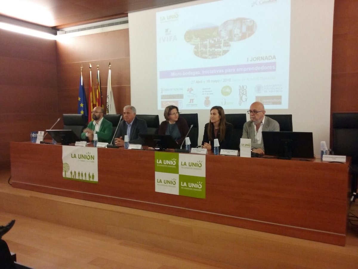 UnioLlauradora's tweet photo. I Jornada sobre micro-cellers x a emprenedors organitzada x @UnioLlauradors @IVIFA ja està en marxa. Molt d'interès https://t.co/to9TT4nZH2