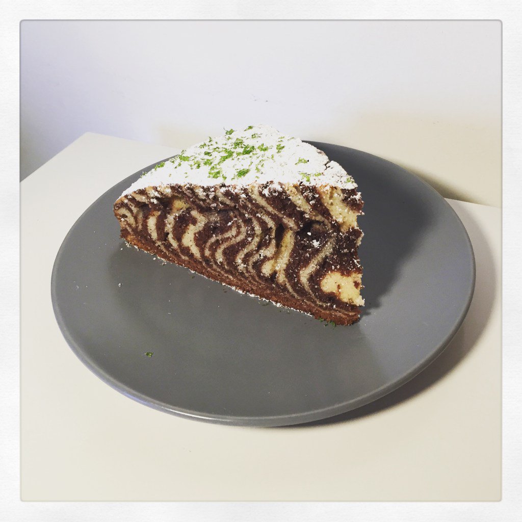 CSucrees's tweet image. Aujourd'hui nous allons transformer le classique gâteau marbré pour en faire un gâteau… conjecturessucrees.com/gateau-tigre/