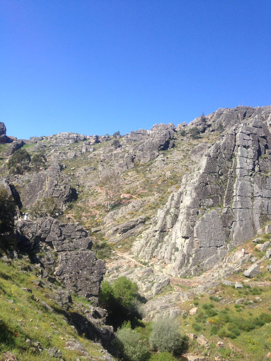 CMKarakorum's tweet photo. Lunes de escalada en Peña García(Portugal) #cmkarakorum #ciudadrodrigo https://t.co/9X7oMEOFFi