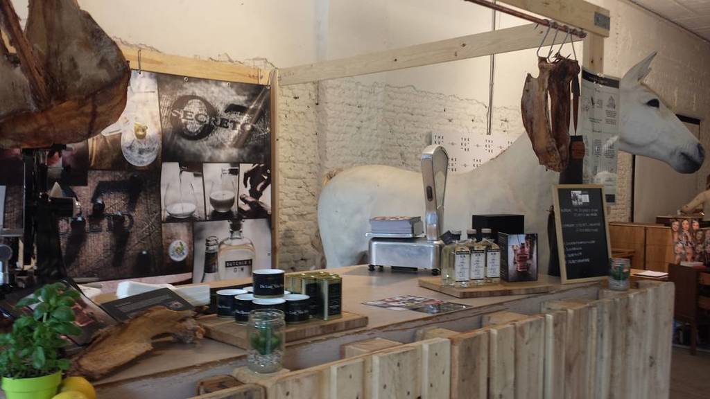 Slice_Commedia's tweet photo. #butchersstoreantwerp #butchersgin #secreto07 #delaetvanhaver #tkfw16 #thekube https://t.co/7cp0Oj1MUz https://t.co/KMsfgPyUVj