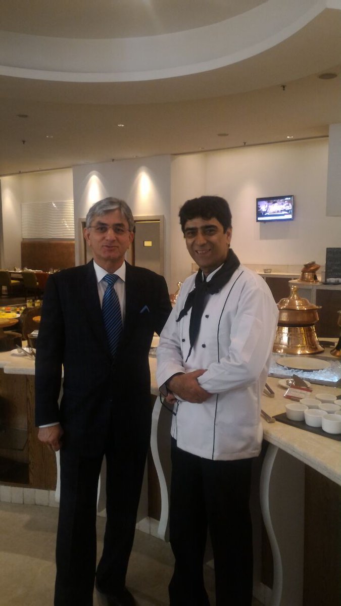 GlutMe's tweet photo. Live from the venue with @sanjayraina and @mealability we are prepping for #27on27 are you ready?? https://t.co/RAfzgBpYqk