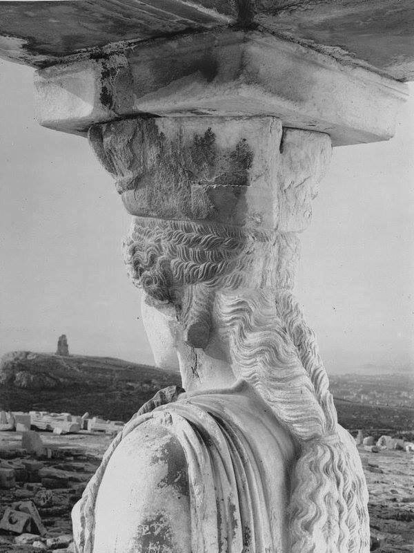 #Acropolis (Erectheum: Caryatid on West Corner, 1928-30) di Walter Hege #archaeology #archeopinakes