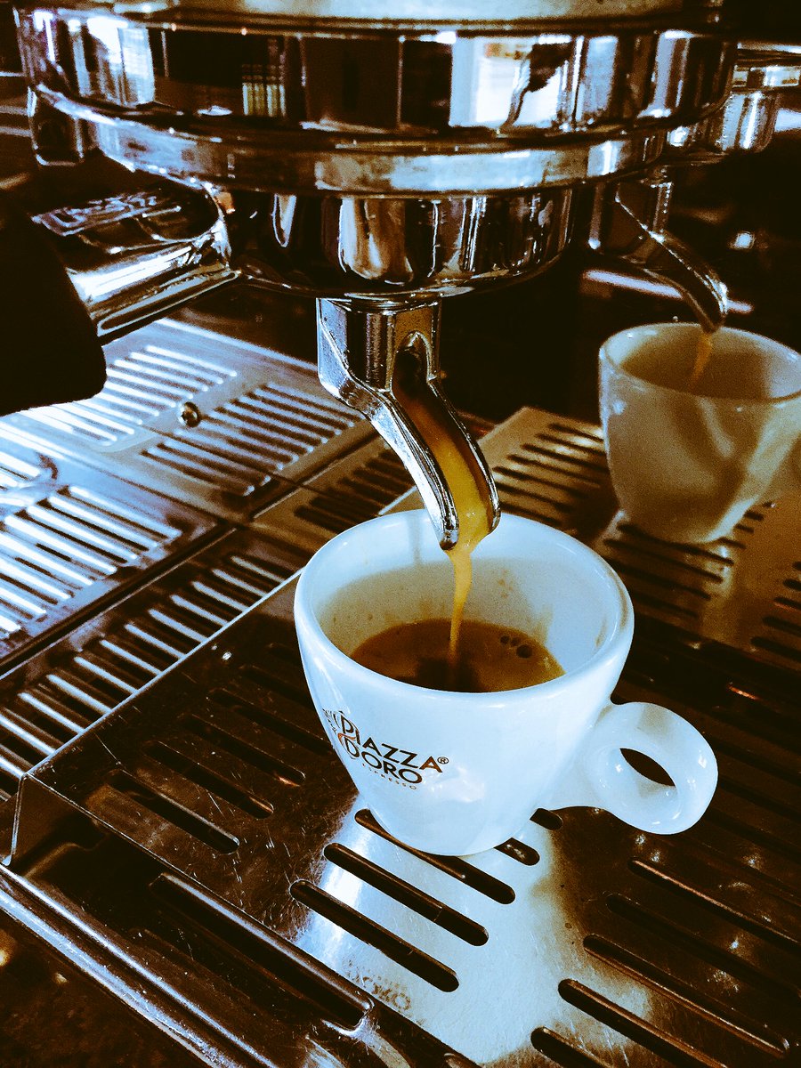 Uitstekende start van mijn #Koningsdag <a href="/BilderbergPH/">Bilderberg Parkhotel</a>!
#ristretto <a href="/LaMarzoccoNL/">La Marzocco NL</a>