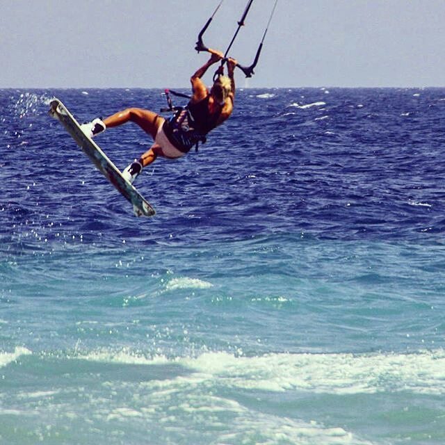 weKitesurf's tweet image. Repost @kitejoyblog 
Pls gimme back my #bikinisessions 👙 #kitegirl #kitesista #kitesurf #kitechicas #kitesurfing #i…