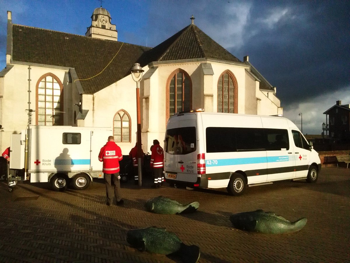 RodeKruisKW's tweet photo. Het wordt weer een drukke dag
#koningsdag #ehbo #verbindingsdienst #rodekruis https://t.co/kRMvllMxta