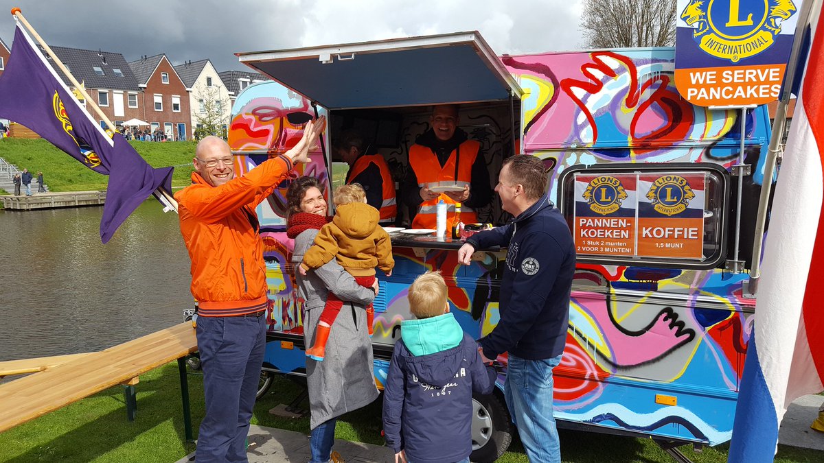 Pannenkoeken verkoop is gestart bij de <a href="/LionsClubWB/">LionsWB</a> bij de ingang van <a href="/Dierendal/">KB Dierendal</a> #voorhetgoededoel