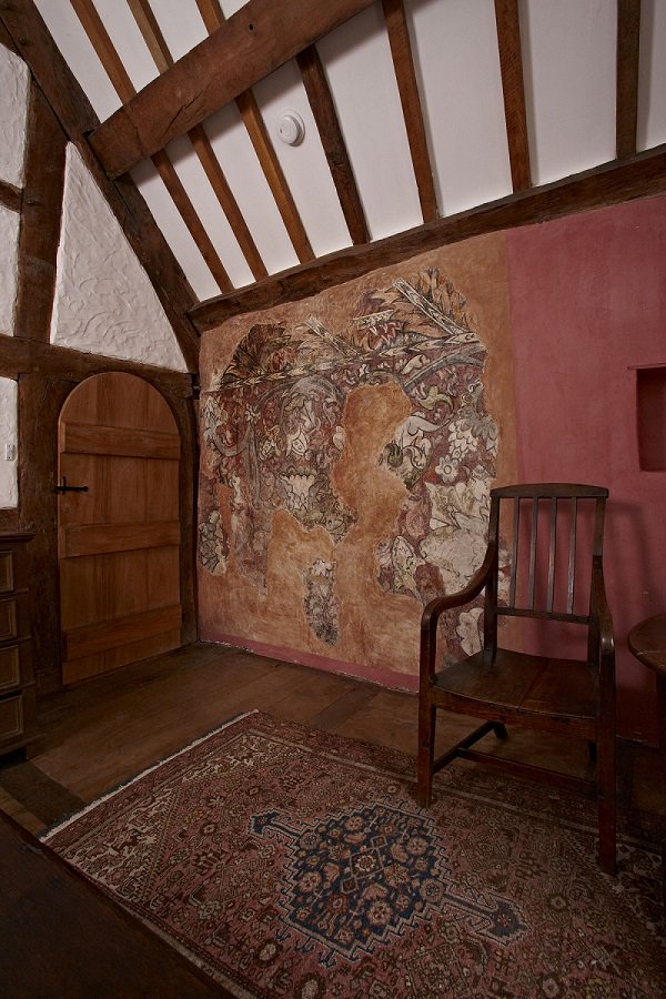 LandmarkTrust's tweet photo. A late 16th-century wall painting was uncovered during our restoration of #Margells in 1976 
https://t.co/9P4adWc3iz https://t.co/fS3ox7oHfj