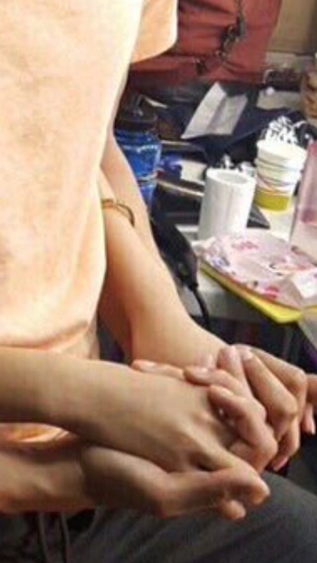 behindthehive's tweet photo. Take my hand we will make it I swear, we are livin' on a prayer

TOMIHO UNDYING KILIG https://t.co/oKXlGmWecd