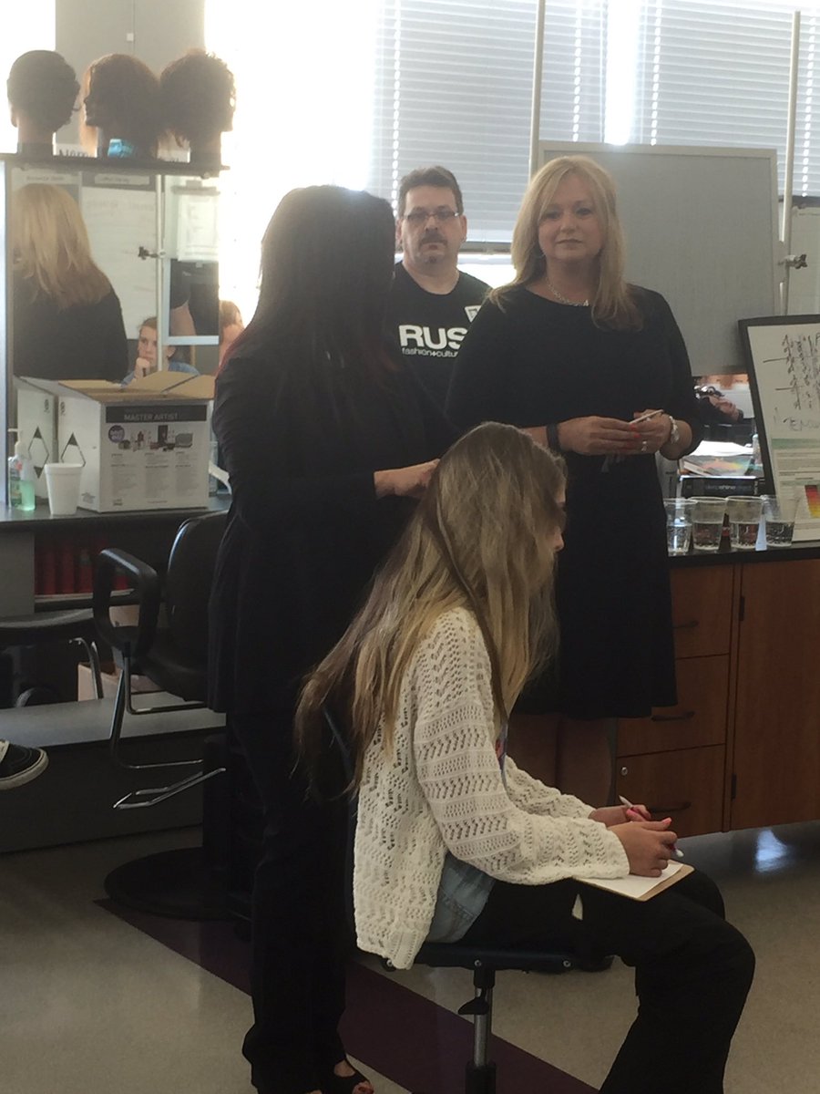 vmardaga's tweet photo. Sollers Point Tech Cosmetology hosts Rusk haircolor class! 📝🌈 https://t.co/7OUjllt11Z