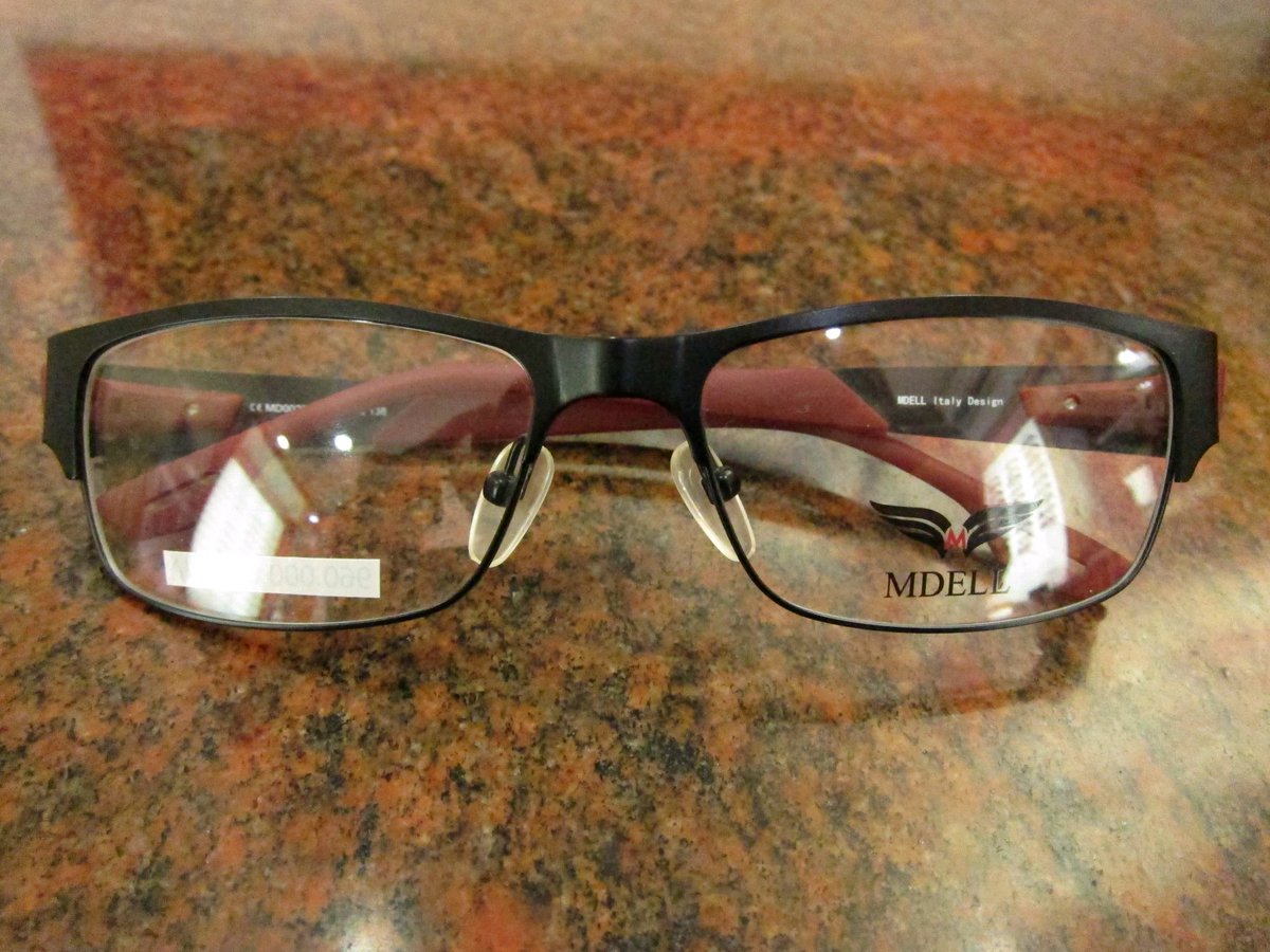 MDELL
MD0023
C01
Original
Rp. 860.000.-
Hp/wa : 081317679897 
#eyewear #kacamata