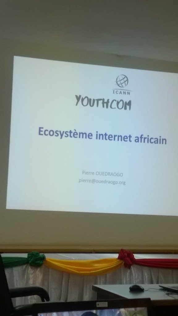 diallitoz's tweet photo. Début de la 2e journée de l'atelier #YouthCom https://t.co/7q4edOBiVt