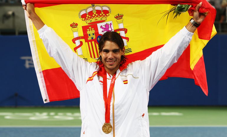 ellarguero's tweet photo. Rafa Nadal, abanderado del equipo olímpico español en Río 2016 https://t.co/HTbAb4M3e7 https://t.co/mspwNyDzal