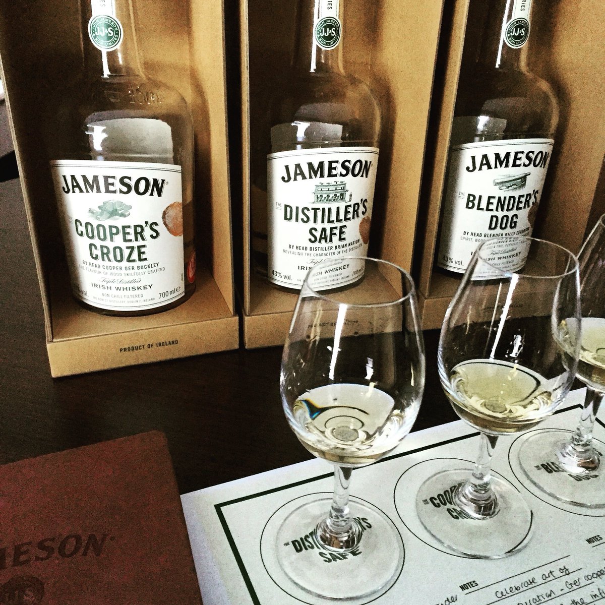 sarahcfh's tweet photo. Sampling the new #jameson #whiskeymakersseries #distillerssafe #cooperscroze #blendersdog-would make a perfect gift! https://t.co/PWuqHS3Uk2
