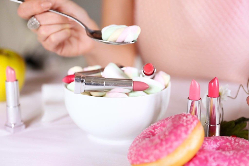 writerfri's tweet photo. Colazione unconventional con The Blushed Nudes! Presto sul blog #maybellineitalia #pinklicious #bloggeritalia https://t.co/hQ8QoYsepQ