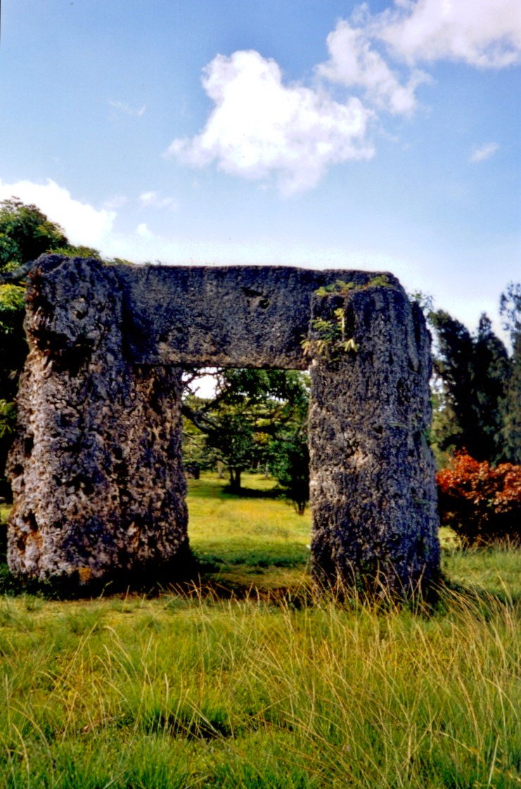 SophieOfNorway's tweet photo. World at a Glance: The Stonehenge of Tonga https://t.co/EtWvYet6zP #minicountries #tonga #explore #ttot https://t.co/ijQoYxDyCA