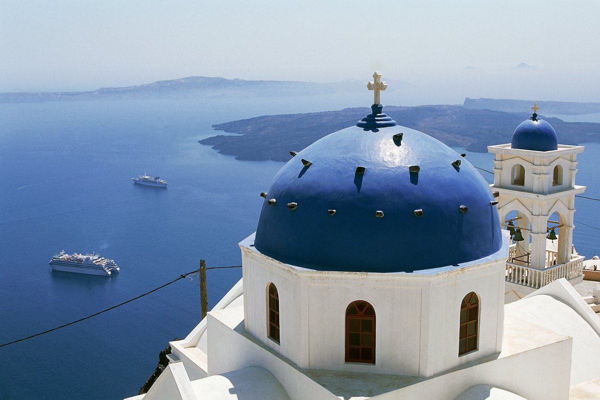 lonelyplanet's tweet photo. Santorini for first timers https://t.co/i0Z6n3AbYR by @carolynbain #travel #lp https://t.co/WnwIyBLwZg