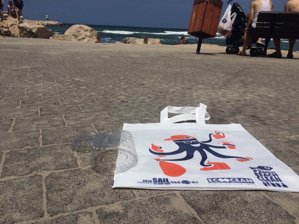 AlizaAbrams's tweet photo. Making a difference with the #2minutebeachclean in Tel Aviv https://t.co/3czwsFPIof
