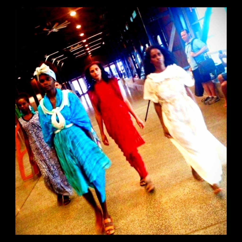 BenitaAusModel's tweet photo. #CairnsIndigenousArtFair Fashion show rehearsals!! #BLAKmodelmanagement #AboriginalModel #IndigenousAustralianModel https://t.co/owiwino9hY