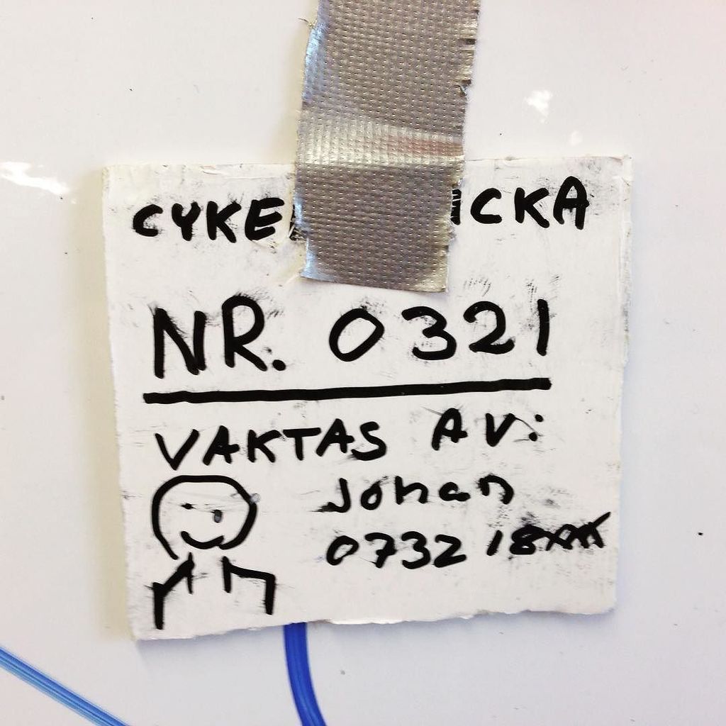 DesignRambles's tweet image. How to prototype an idea in 5 minutes? #whoswatchingyourbike? #dirtyprototypes #quicktesting #failearly #crashcours…