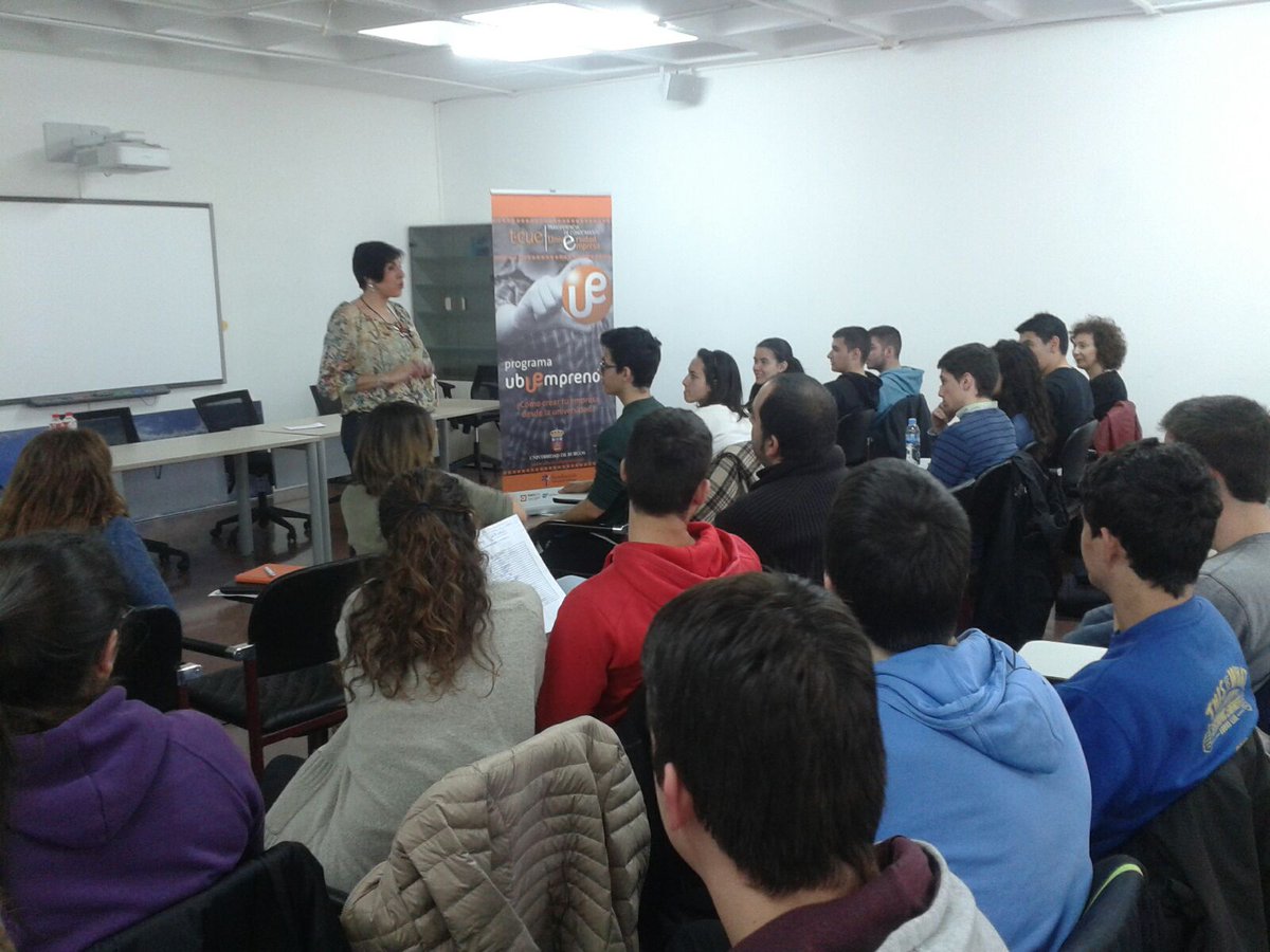 UBUinvestiga's tweet photo. En el taller de 'Generación de Ideas' con @azuvitactiva disfrutando un montón! https://t.co/MoiTJJ2HJ7