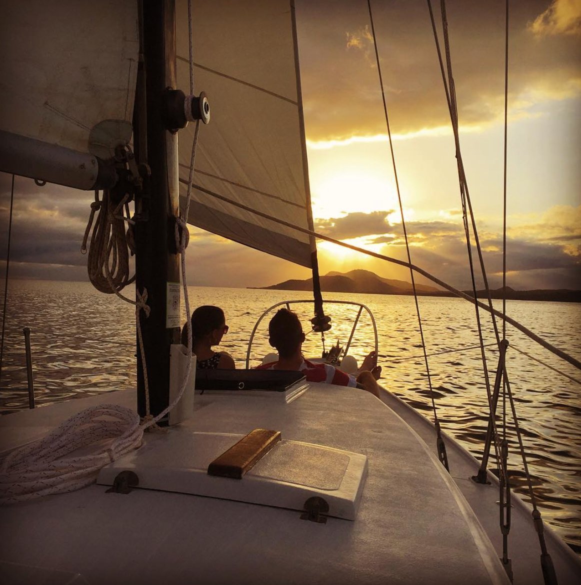 lodgeoapp's tweet photo. Life is meant to be enjoyed #sailing #luxury #luxurytravel https://t.co/93QYhqG2Cn