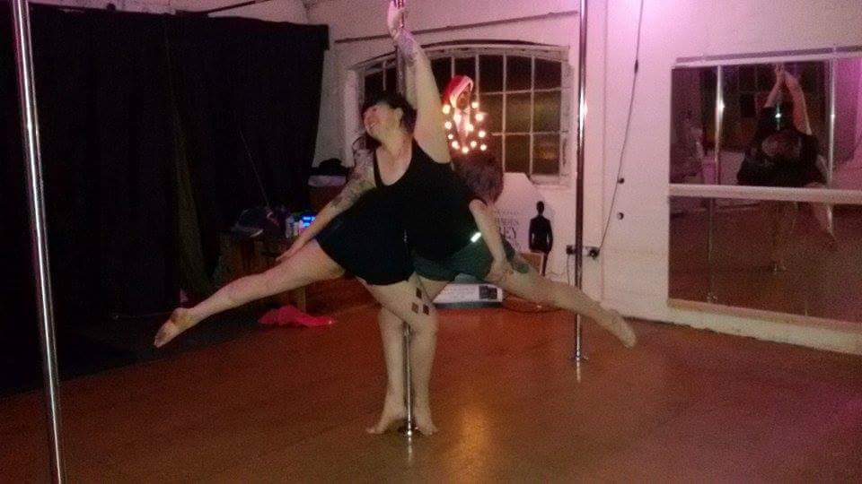 OneTokeShaunna's tweet photo. Pole Fitness https://t.co/LrL8NffoNK
