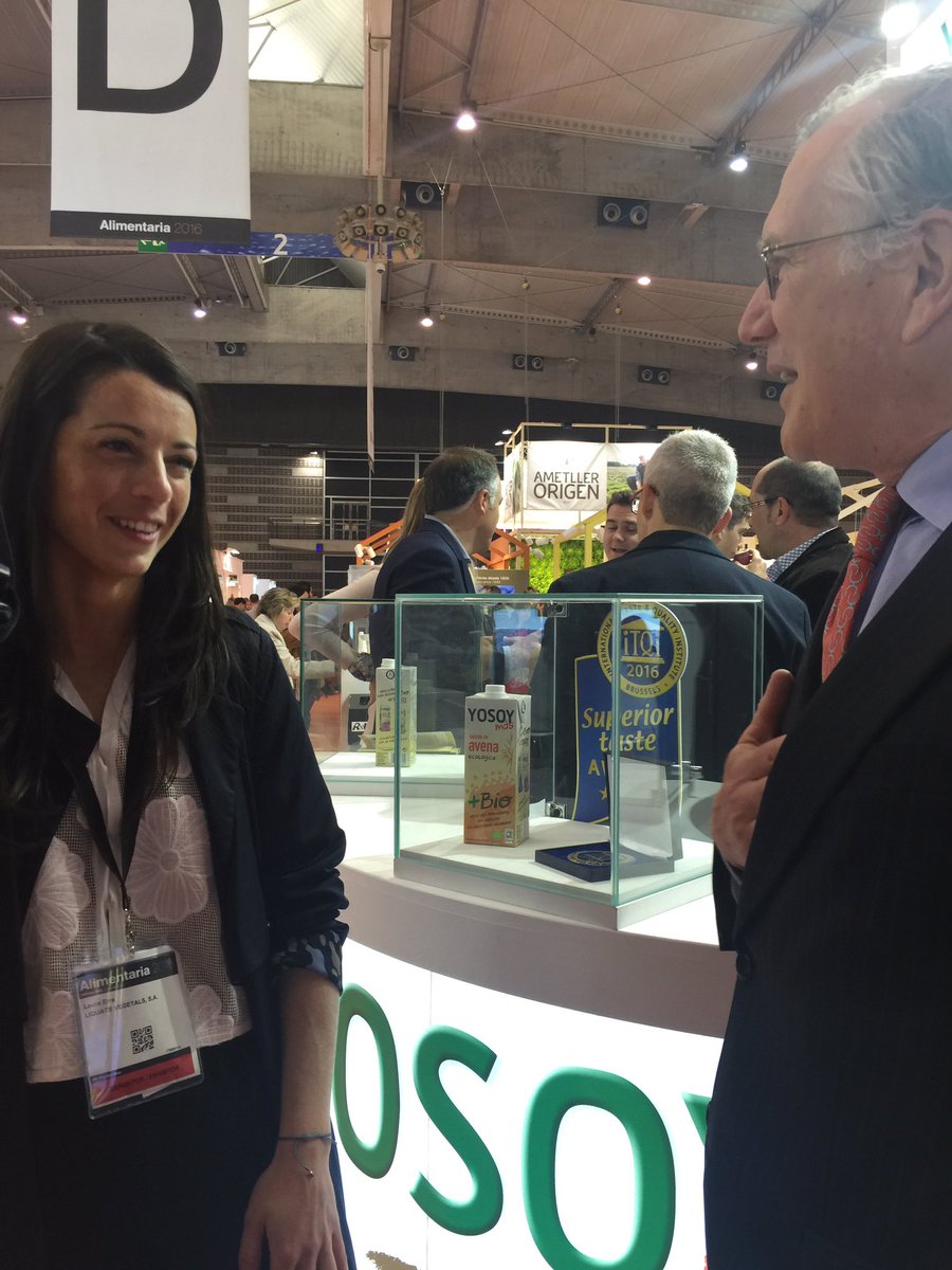 LiquatsP's tweet photo. Yosoy Avena +Bio recibe 2 estrellas de los chef y sommeliers internacional@itqi entregado en @Alimentaria https://t.co/oliVMvidv4