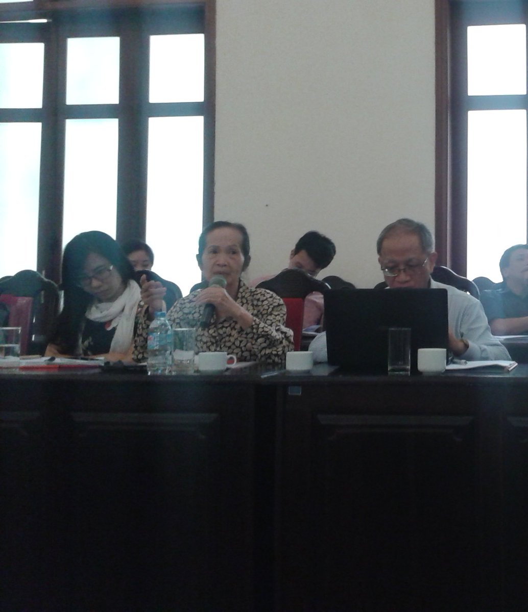 lag_vn's tweet photo. Distinguished expert Pham Chi Lan: "We take the challenges, but the benefits we give to others." #TPP #FTA #Vietnam https://t.co/0hBxGw8ox1
