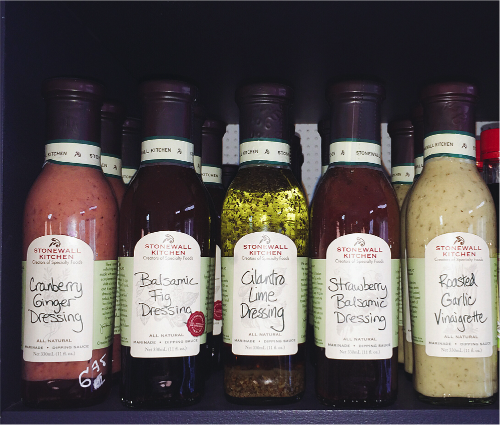 Rachels_Paris's tweet photo. Sur plats &amp; salades, dressings &amp; vinaigrettes s'invitent à la fête @Rachels_Paris Deli #food #paris #rachels #salads https://t.co/92Q8AnymdB
