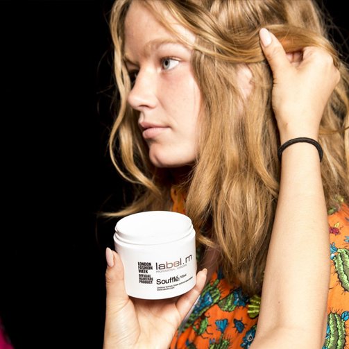 toniandguyworld's tweet image. Use Label.m UK Soufflé for effortless loose waves, styling has never been so easy.