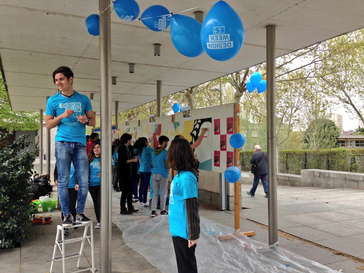 esi_valladolid's tweet photo. @TOTEMpapeleria @ACYCOL @PatioHerreriano feliz día del diseño #DMD2016 #WDD2016 #Designinaction #designonfire! https://t.co/kRuYWqGf0d