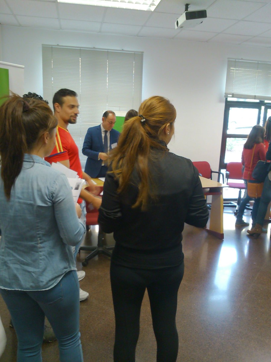 AlcanObraSocial's tweet photo. Hoy nos hemos acercado al #ForodeEmpleodeMurcia2016 para que las empresas conozcan a nuestros jóvenes. https://t.co/usITF7e5bi