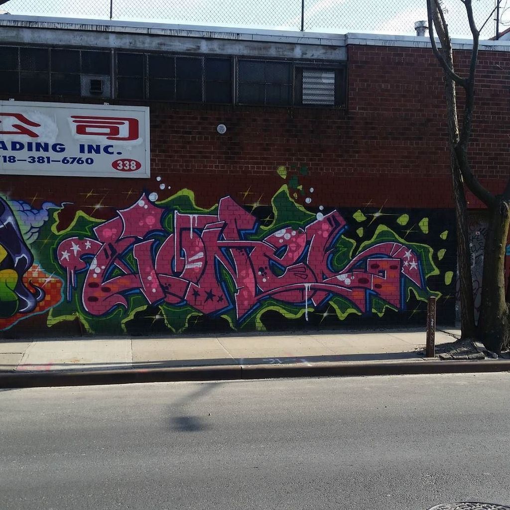 BrujaMaracc's tweet photo. LIONEL #nyc #nycgraffiti #graffitiny #graffiti #art #streetart #welovebombing #streetphotography #tagsandthrows #12… https://t.co/OqHZzCOetr