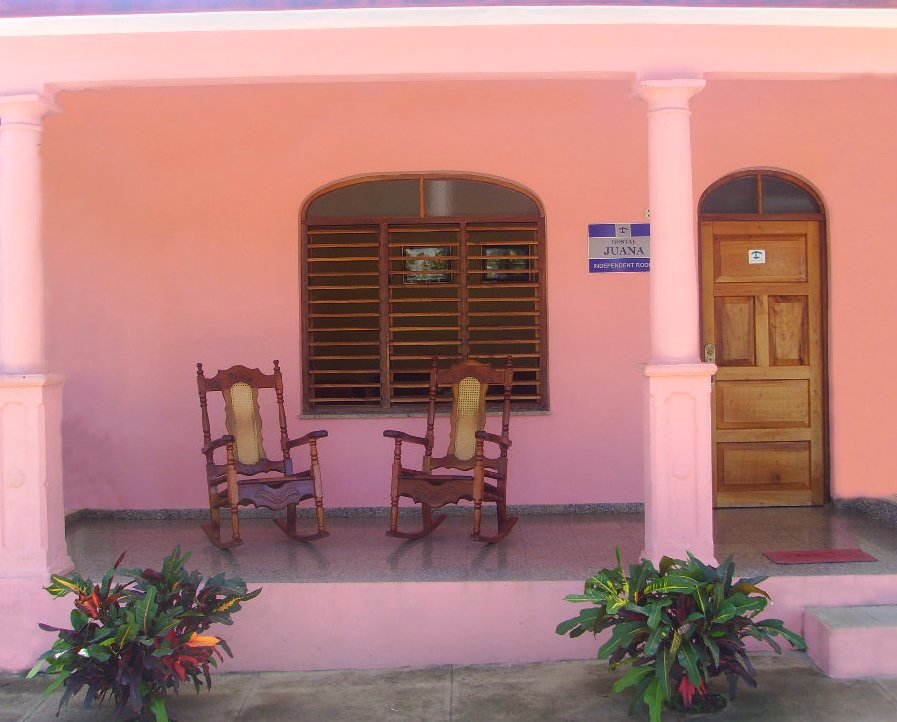 LCZ2015's tweet photo. Hostal Juana - VIÑALES - https://t.co/qEPw90wVWf https://t.co/l9O72AAIA0