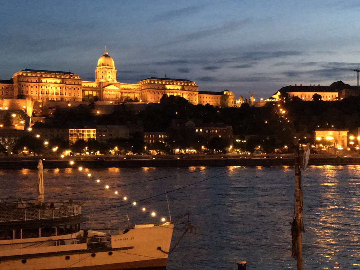Fiscusltd's tweet photo. Day 2 in beautiful Budapest at the #PEFA2016 conference! Photos by Andrew of St Stephen's Basilica &amp; the Danube https://t.co/jq86Z9f3vV