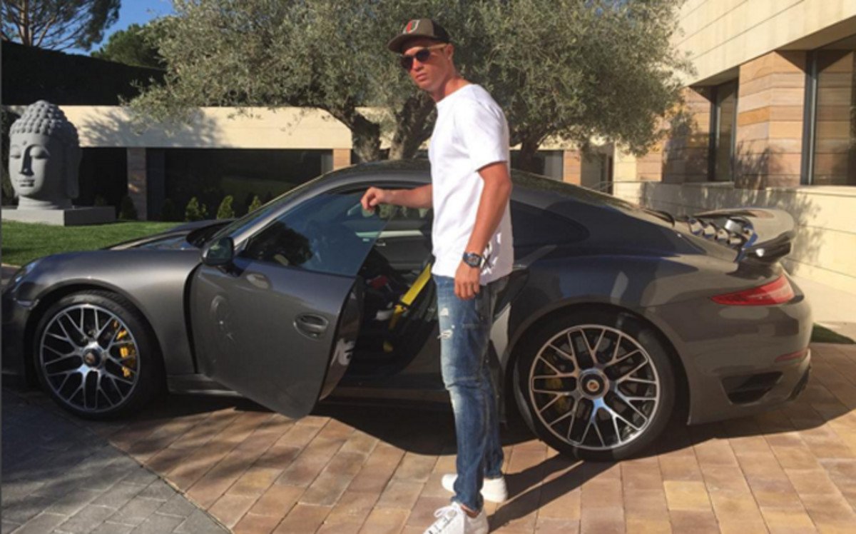 #FCB🔵🔴 | Todos los coches de la BBC y la MSN

👉bit.ly/1VRXtH9