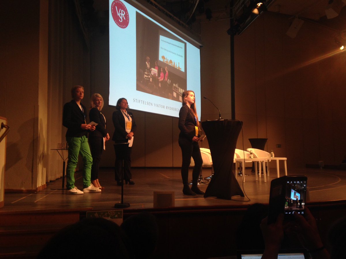 vinnovase's tweet image. "Tell me and I forget, teach me and I may remember, involve me and I learn." #InnoWeek2016