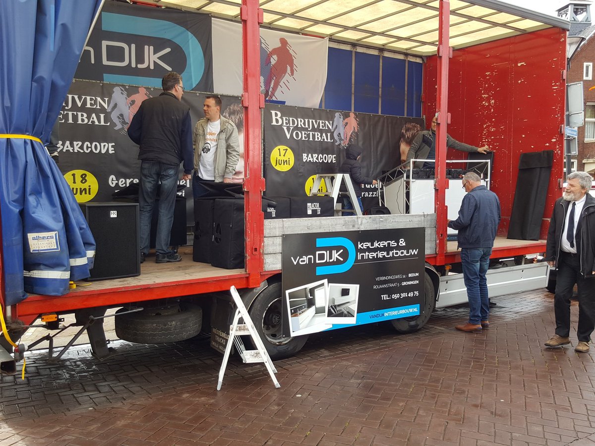 SBBEDUM's tweet photo. Opbouw loting bedrijvenvoetbal in volle gang https://t.co/GlKSm2Xzgl