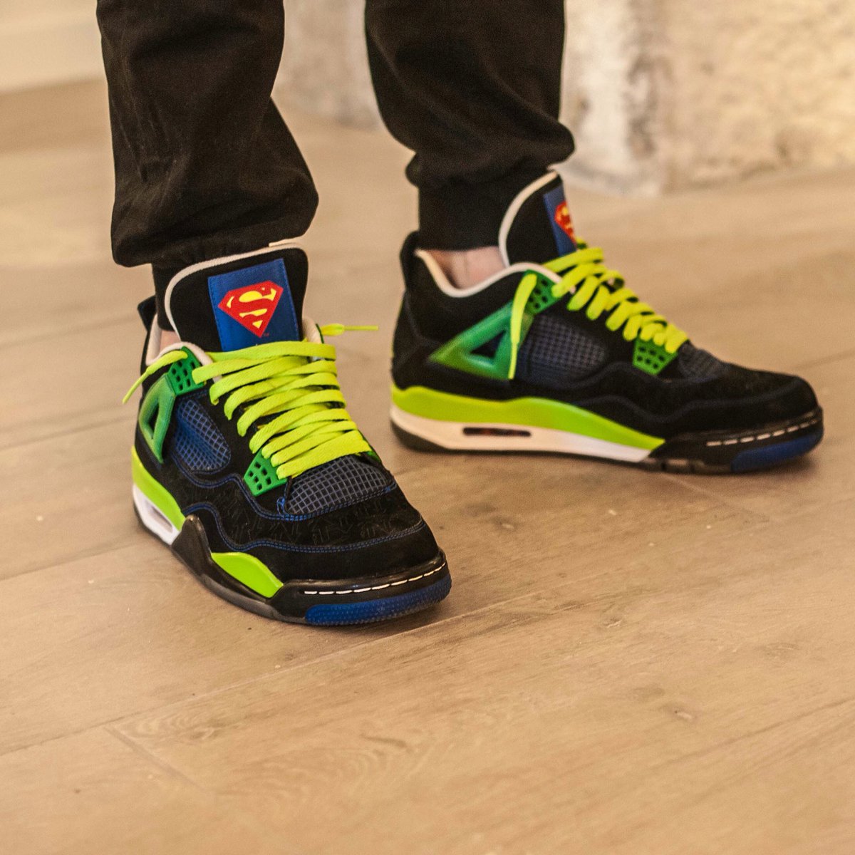 Bonjoursneakers's tweet photo. #airjordan 4 retro DB lors du dernier #bonjoursneakers https://t.co/2drzsXtDBl