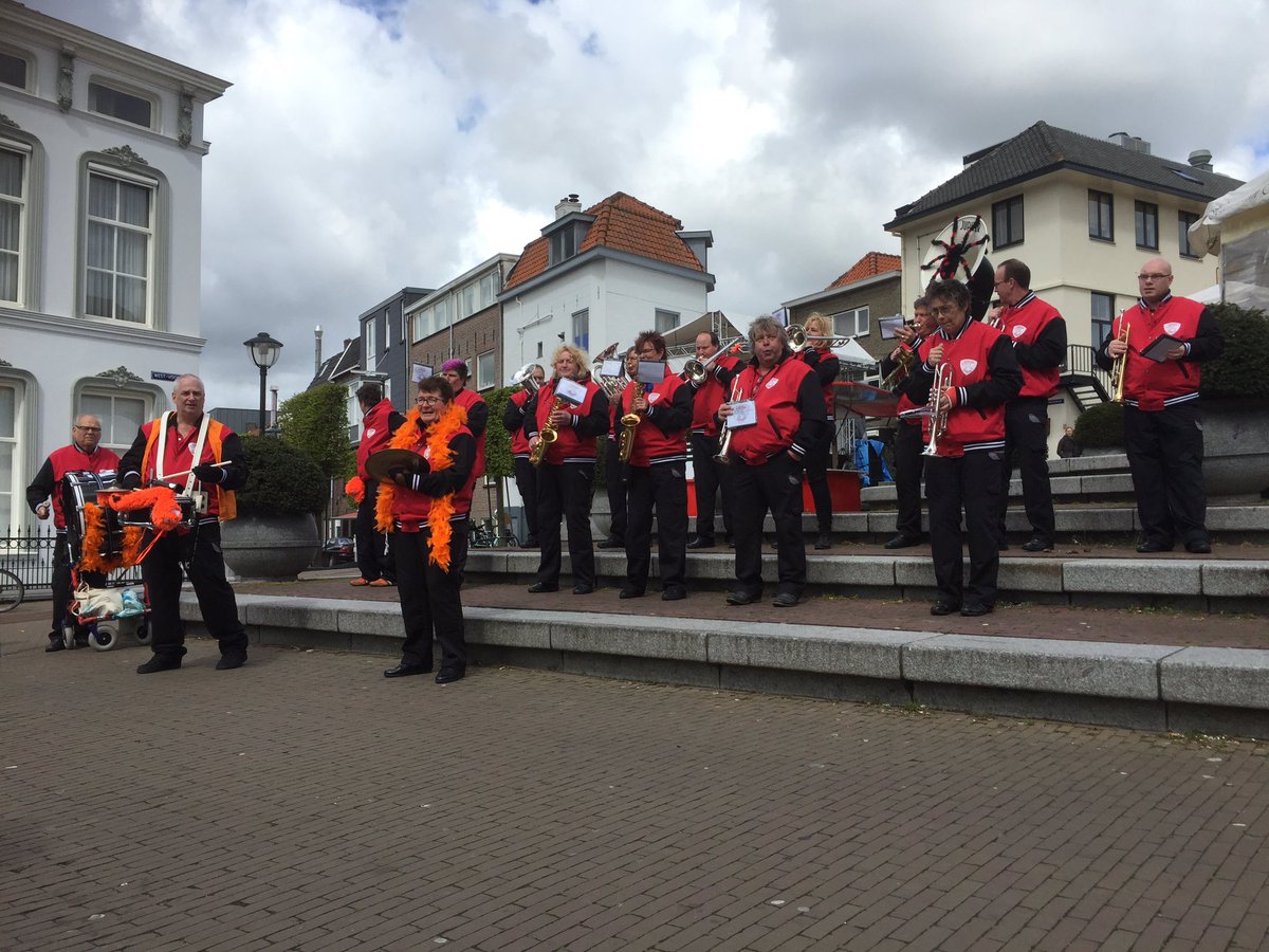 Koningsdag 2016 optreden in Oud Beijerland #fbkorpsen #Koningsdag2016 #blaaskapel