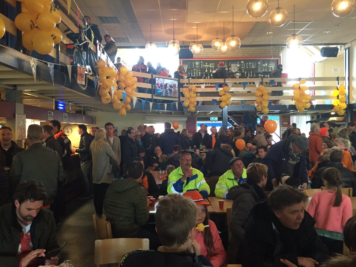 MRoijakkers's tweet photo. Druk bij @vvsvi, #Koningsdag met ook loterij, opbrengst laatste ronde voor #ALS #ZoALSJan https://t.co/Mxef0AsSuJ