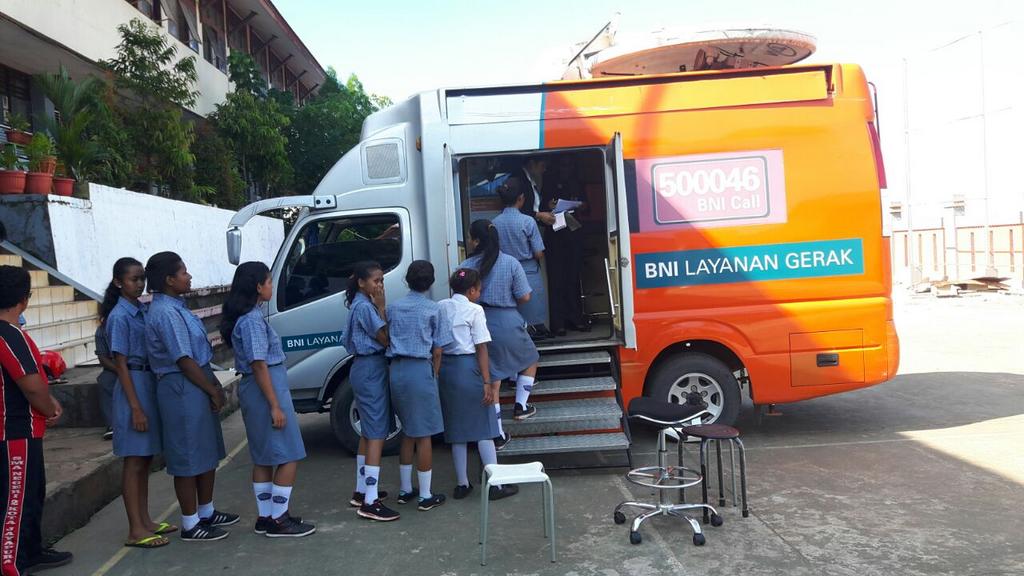 E BUZZ BNI jemput bola di SMAN 2 JAYAPURA untuk memalksimalkan pencairan PIP 2015.