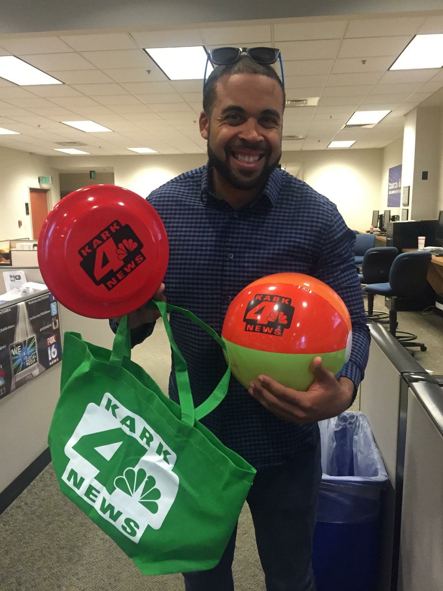KARK4News's tweet photo. .@dj45williams wants to give you #100DaysToRio grab bag! Donate $20 to @ARWalk4Waiting! https://t.co/WIYUzaBrG5 https://t.co/ya1XQPX1XQ