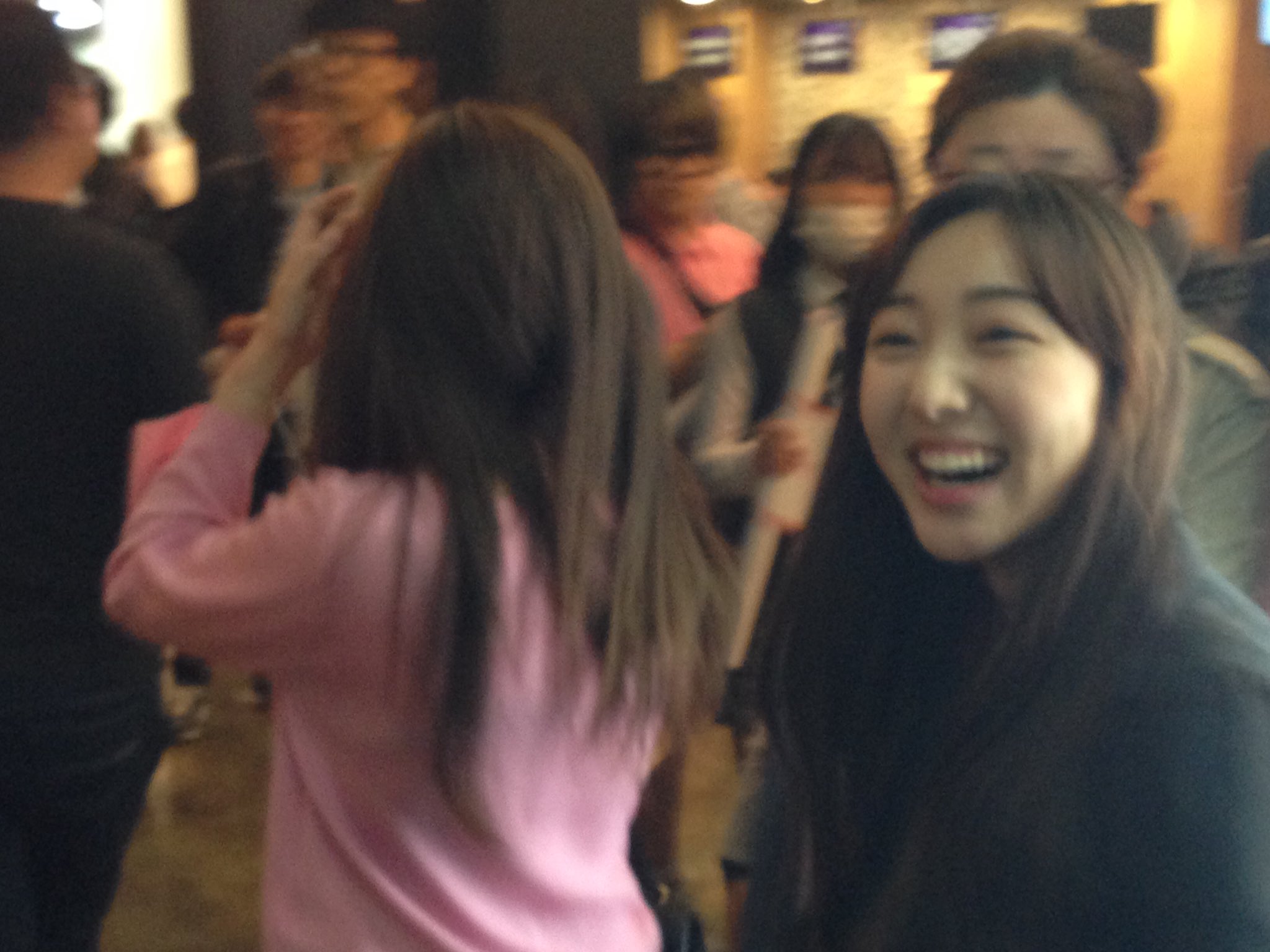 ChCuW5PVEAES28R.jpg:orig