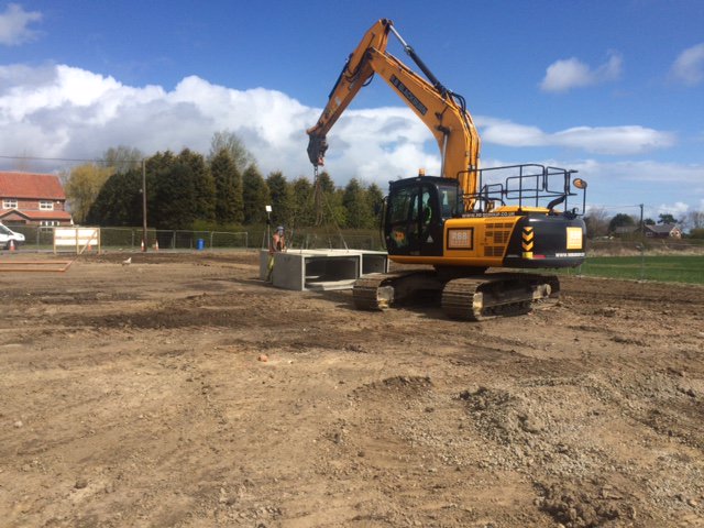 RBB_GROUP's tweet image. @RBB_GROUP and our 22T @JCBmachines at work off loading culverts at our site. Hopefully the weather will hold out