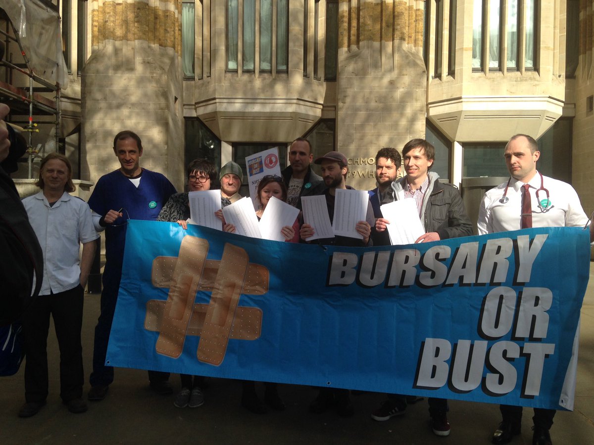 RoaringNurse's tweet image. It's #timetotalkjeremy! We're #oneprofession! We're all united defending #NHS. 💪🏽#NHSStaffSayNo #JuniorDoctorsStrike