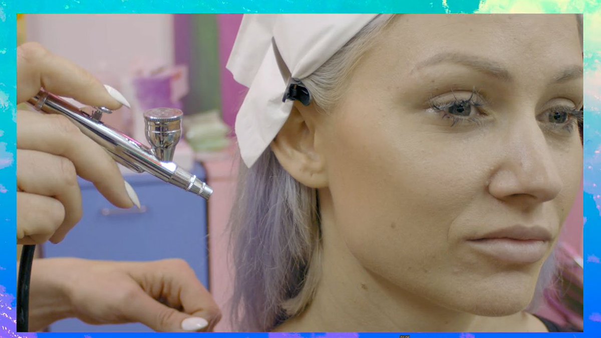 MTVUK's tweet photo. Brb, too busy trying out this killer contouring tutorial from @schullerinc and @louteasdale: https://t.co/hM6kGaGFuk https://t.co/62nTO54FZ7